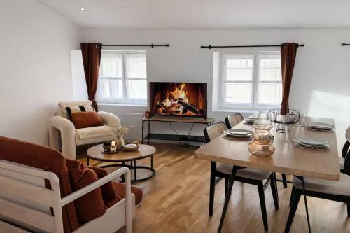Macon Apartment | L Ecrin Mansardé Chic -Central - Gare