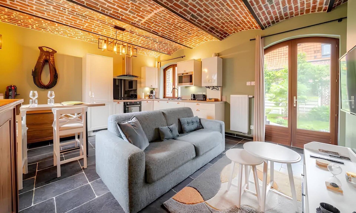 Ennevelin House | L'Ecurie, gîte at Domaine d'Antan