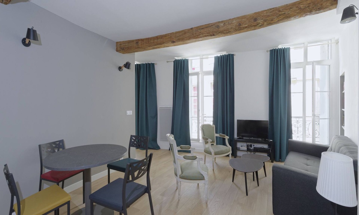 Montpellier City-Centre Apartment | L'Ecusson, charming apartment, air-conditioned, free parking