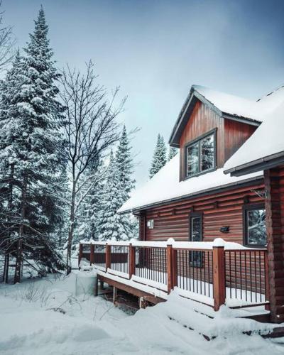 Saint-Faustin-Lac-Carre Ski Chalet | L'Eden