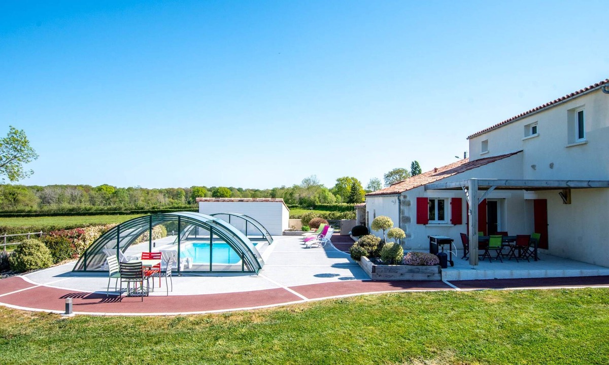 Mervent House | L'ÉDEN DE LA HAUTE FORÊT - Rated 4 stars - Sleeps 12 - Heated pool