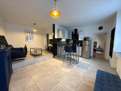 Magenta Apartment | L'Effervescence