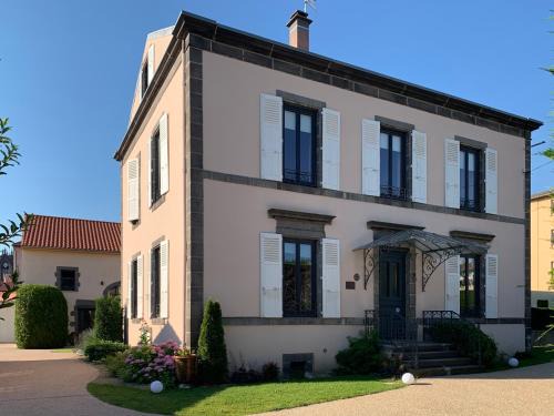 Aubiere House | L'Enclos de Ribains