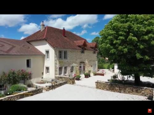 Menetru-le-Vignoble Bed & Breakfast | L'Entre-Coeur