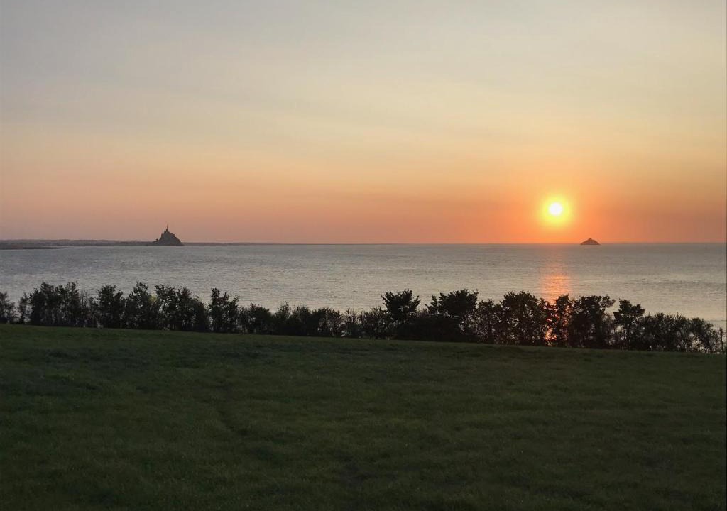 Sartilly-Baie-Bocage Bed & Breakfast | L Entre deux