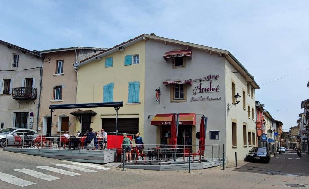 Saint-Jean-de-Bournay Hotel | L'Entre Potes
