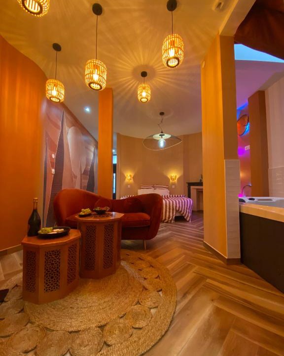 Amiens Apartment | L'enveloppe Romantique