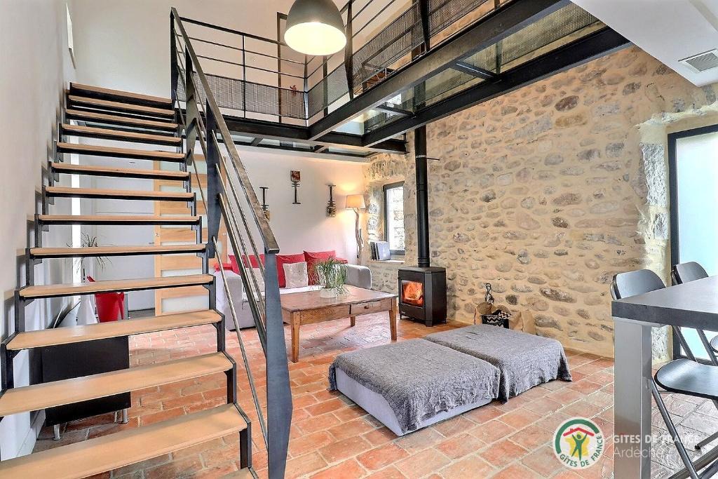 Grospierres House | L'envol des papillons