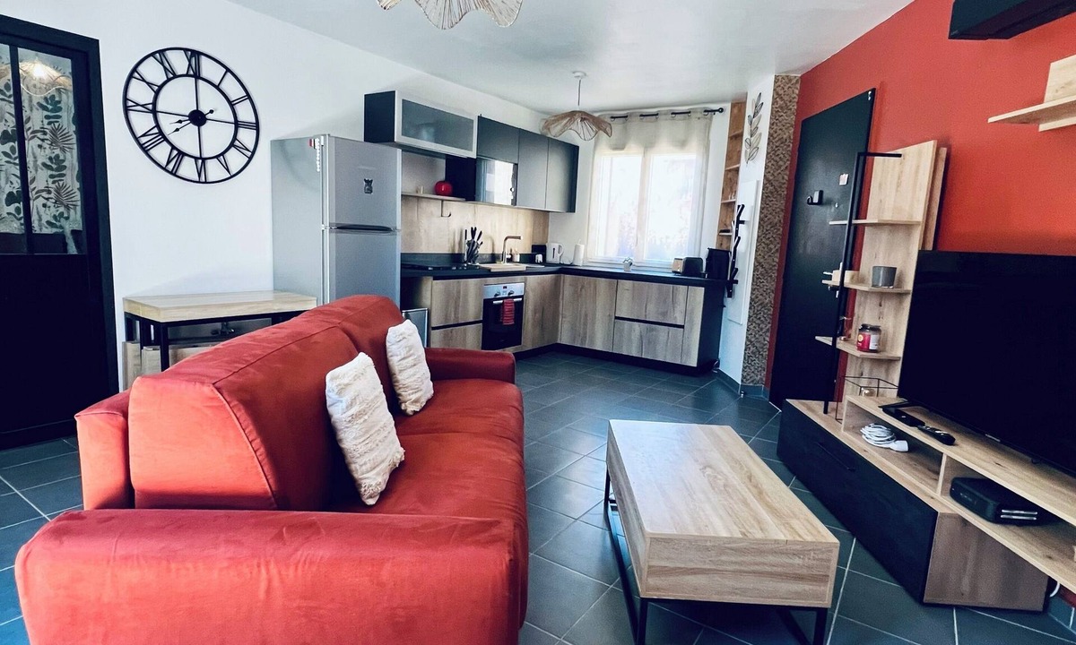 Gardanne Apartment | L'escale Paisible