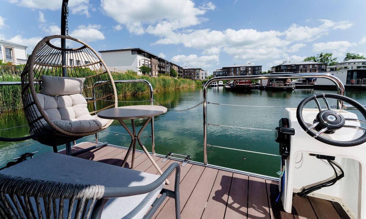 L'Isle-Adam Apartment | L'Escale Royale L'Isle Adam Port Oise