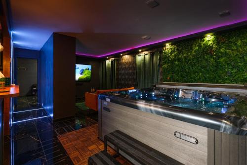 Evreux House | L escale VRAI Jacuzzi 130 jets, Sauna, lit king size, écran géant, NETFLIX