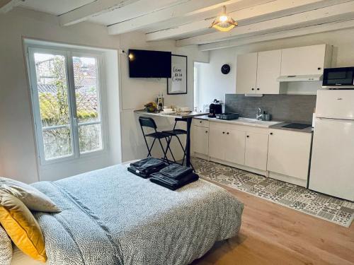 La Rochefoucauld Apartment | L'Escapade Charentaise Central et calme