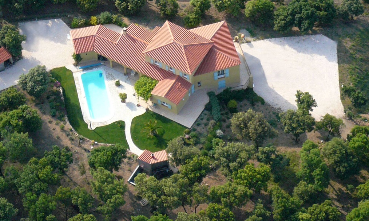 Le Boulou Villa | L'ESCAPADE charming villa in a quiet location large pool magnificent view