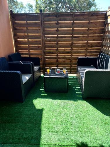 Rocbaron Apartment | L'esquiróu