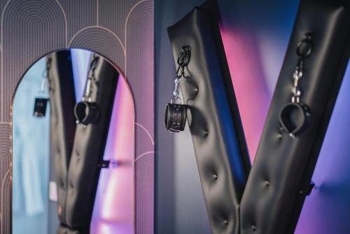 Evreux Apartment | L'Eure de Luxure Loveroom Suite in Normandy