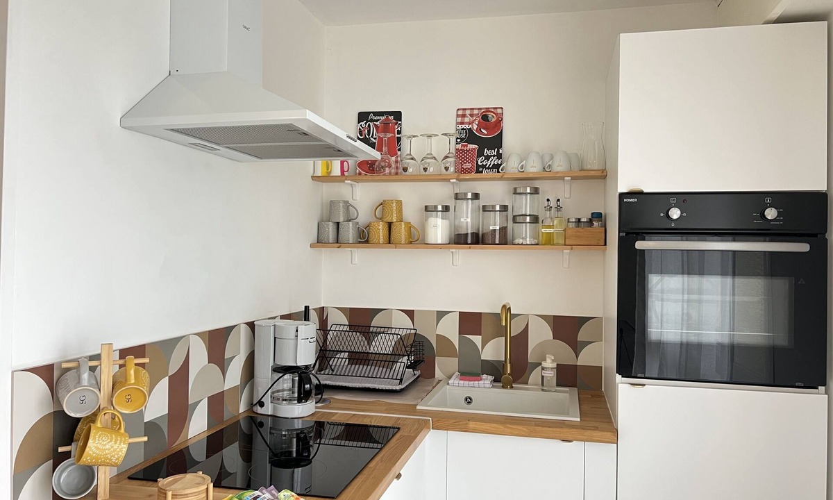 Port Apartment | L'Evasion a cosy flat stone's throw from beach