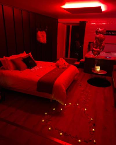 Prinquiau House | L'Evasion chambre MONTMARTRE avec Jacuzzi privatif