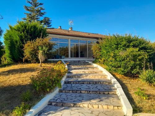 Saint-Andre-de-Cubzac House | L'Evasion, maison spacieuse, véranda, parking