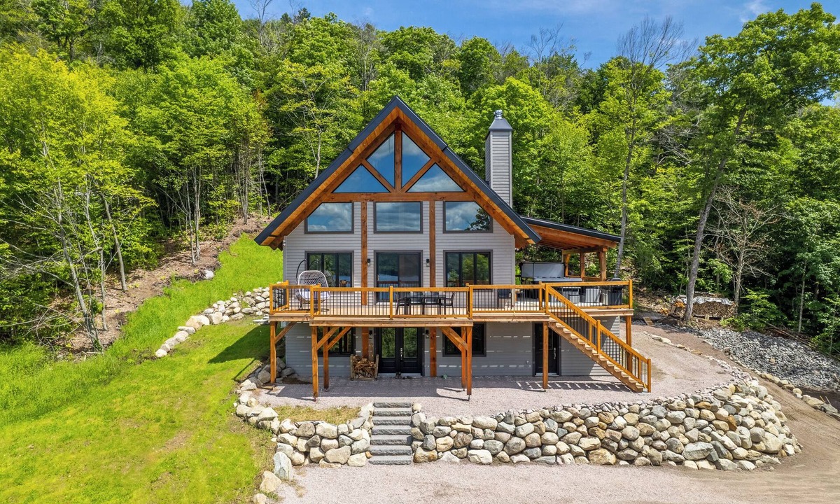 Saint-Leonard-de-Portneuf Ski Chalet | L'expérience Arborum Le Sime, Chalet en Bois Massif à L'emplacement Unique!