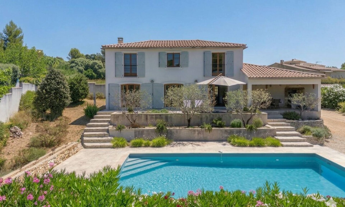 Saint-Hippolyte-de-Montaigu Villa | L’Éclat d’Uzès - Elegant Villa with Pool near Uzès