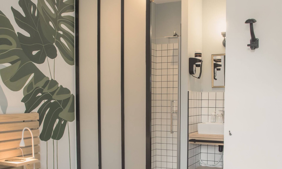 Anduze Hotel | L'hôtel du Garage des Cevennes