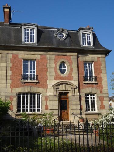 Asnieres-sur-Seine House | L'Hôtel Particulier - Paris Asnières