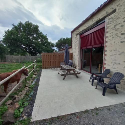 L'Herbergement House | L'Herbergement, Gîte au calme avec Poneys