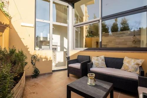 Navata House | L'Heura, Casa terrassa Empordà Banyoles