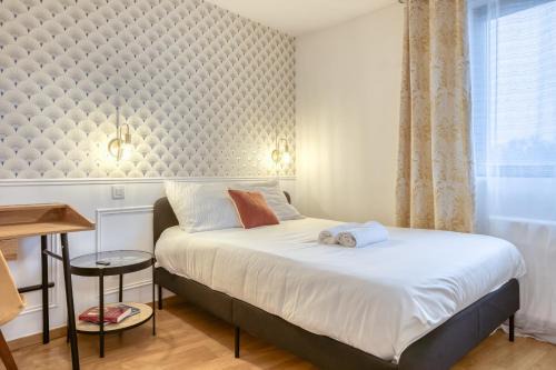 Gare-Jouvenet Apartment | L'Heure Normande Balcon Center Rouen Station