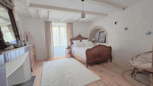 Airvault House | L'Hirondelle