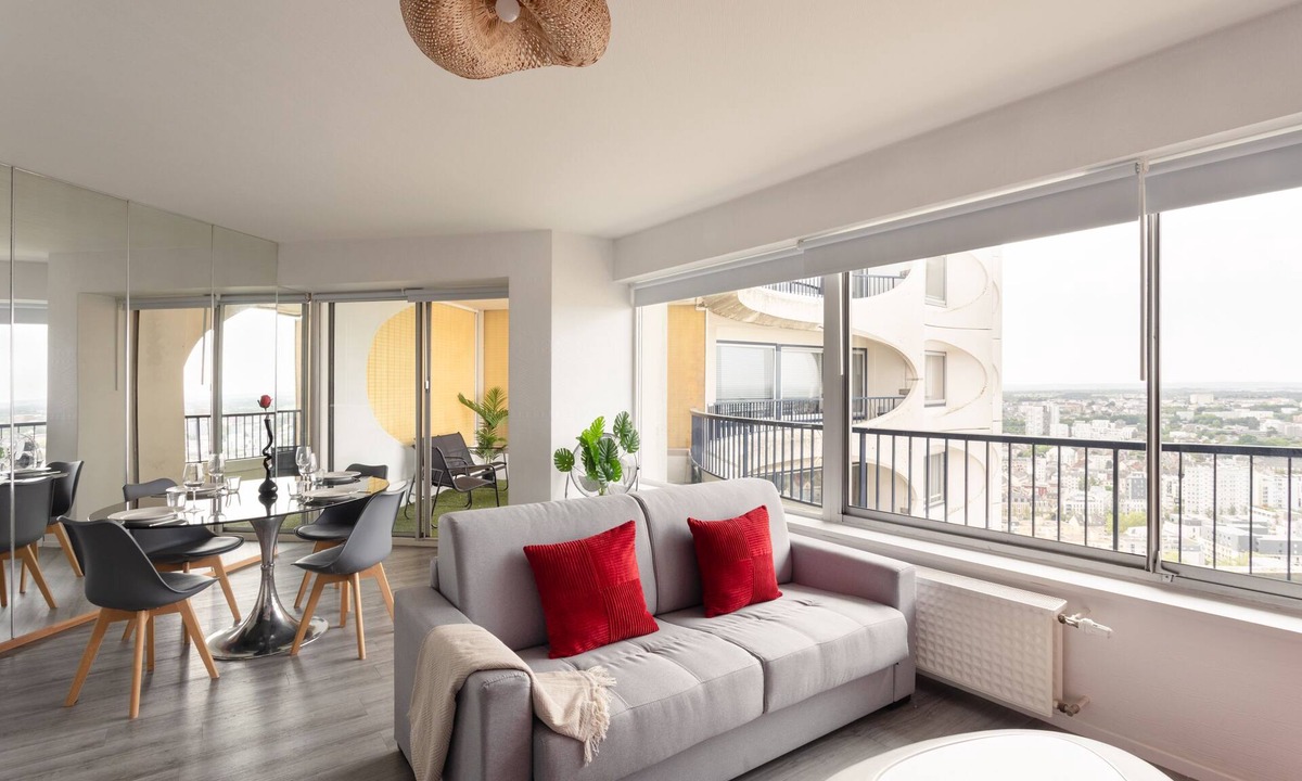 Bourg-l'Eveque Apartment | L'HORIZON - Appartement grand confort et vue sublime + parking