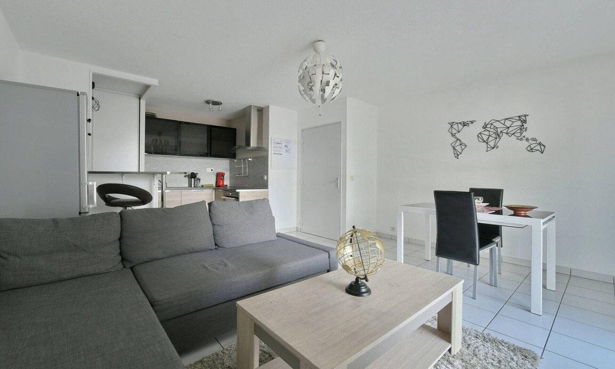 Laval Apartment | L'Hortense - Wifi - Parking - Gare