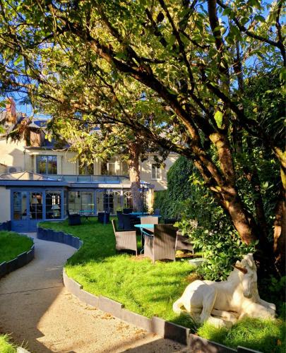 Fontevraud-l'Abbaye Bed & Breakfast | L'Hostellerie de La Licorne