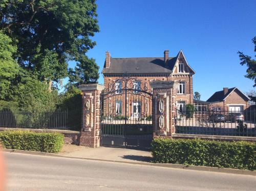 Mesnil-Saint-Nicaise Bed & Breakfast | L'hostellerie du chateau