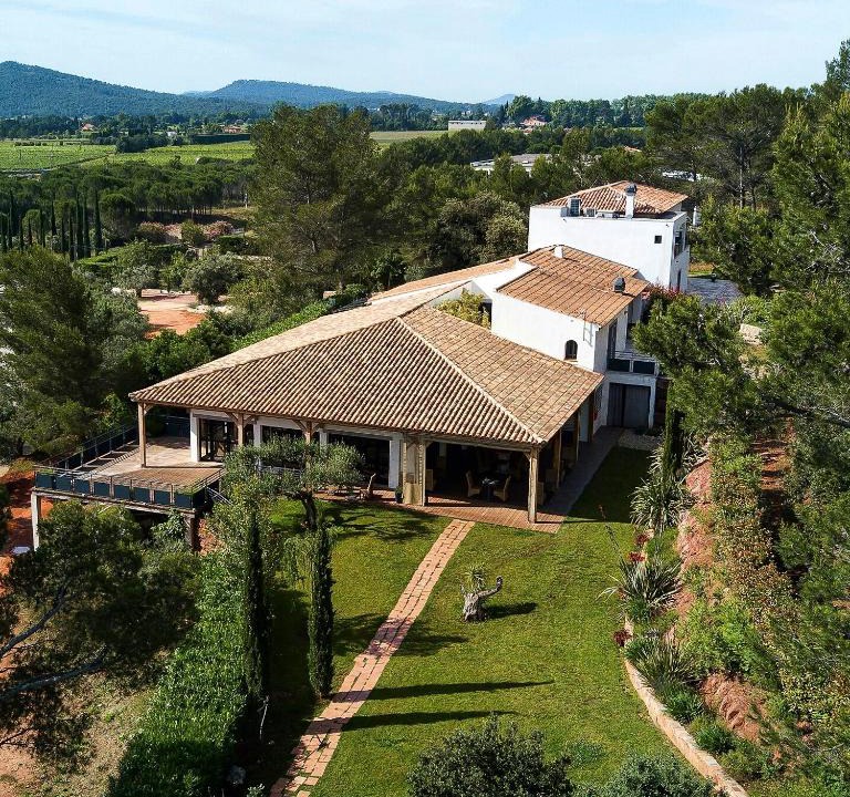 Cuers Hotel | l'Hotellerie Kouros