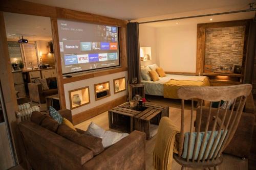 Saint-Didier-sur-Beaujeu House | L'IDYLLIQUE - Studio Privé Sous Maison