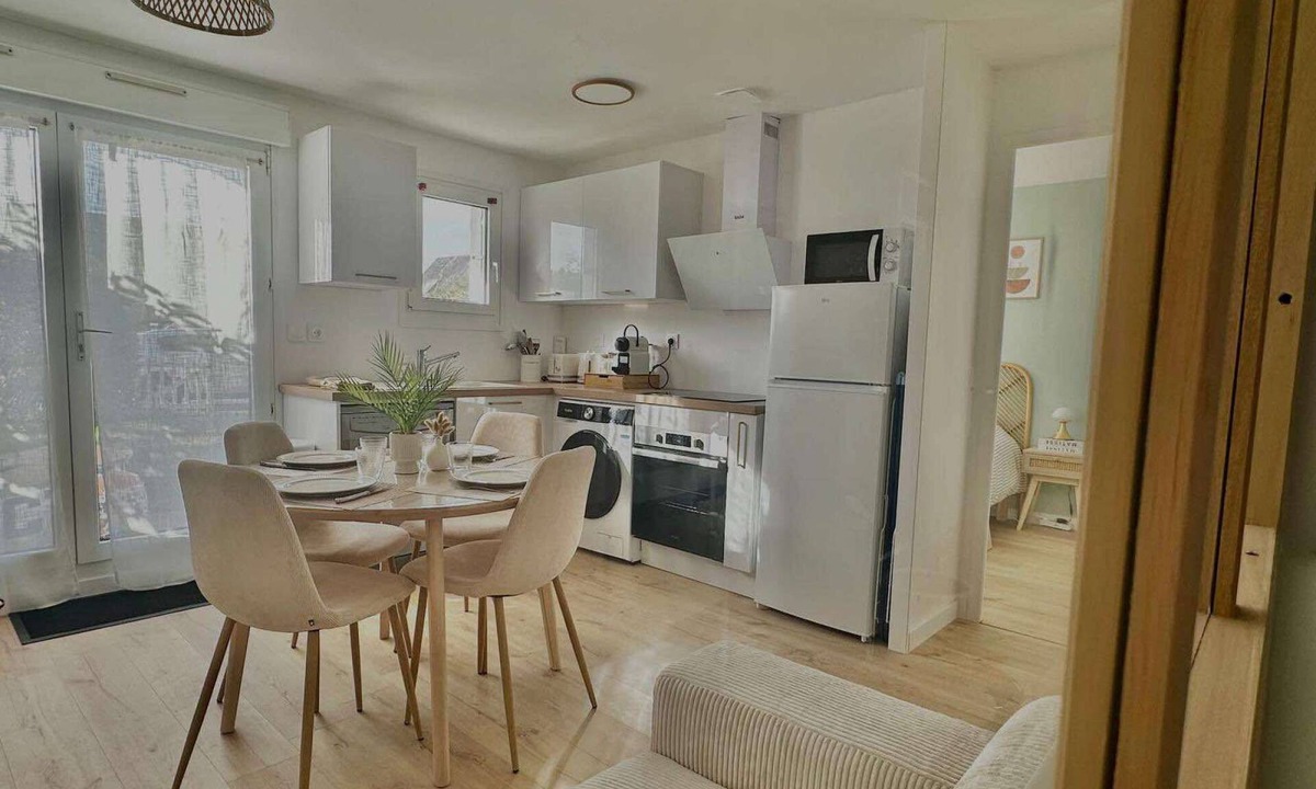 Bernieres-sur-Mer Apartment | L'îleau, direct access to the beach