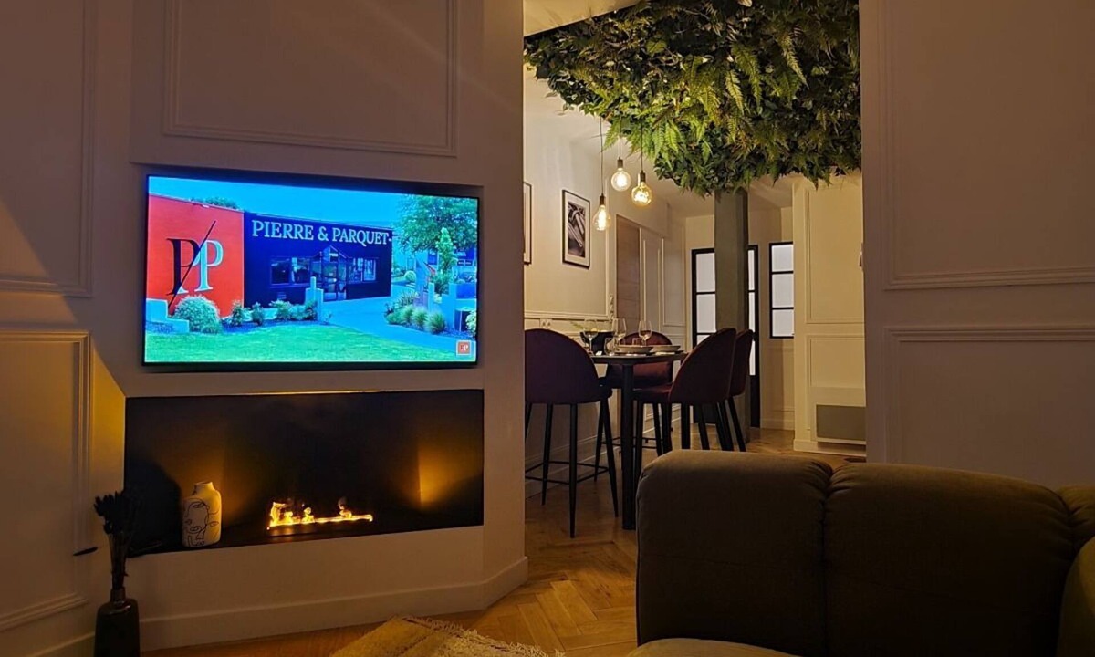 Segre Apartment | L'improbable, Atypique et Chaleureux