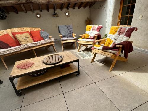 Caunes-Minervois House | L'Incarnat