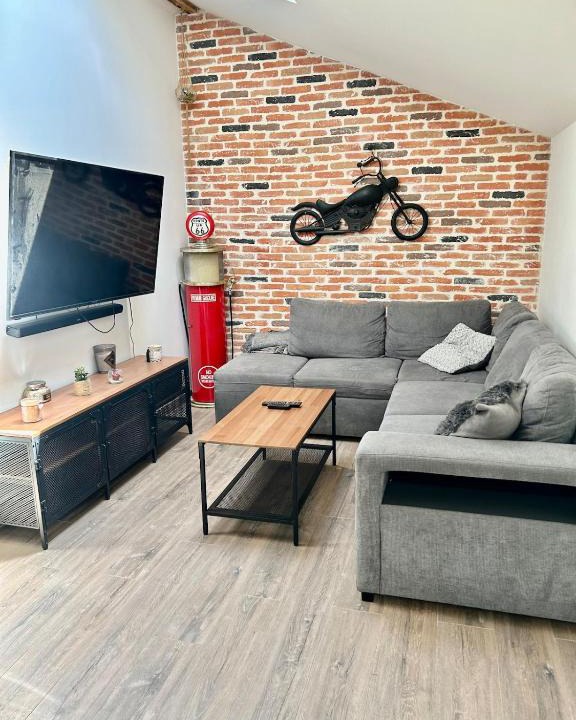 Quincieux Apartment | L'Industriel