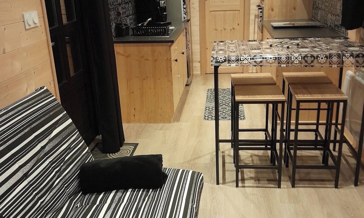 Thiel-sur-Acolin Ski Chalet | L'Insolite de Nathcy