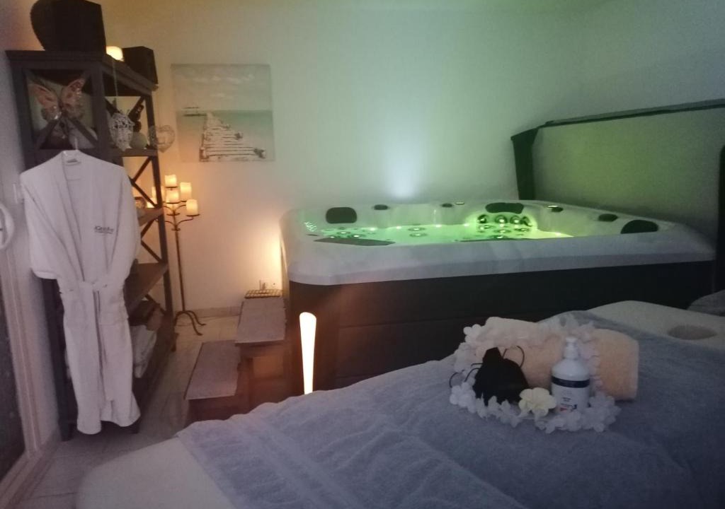 Bourgneuf-en-Retz Bed & Breakfast | L'INSTANT ZEN NATURISTE ONLY ADULTE