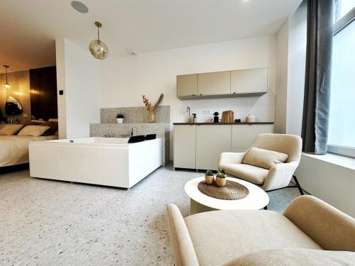 Lambersart Apartment | L'intemporel - Balneo, Cozy, Romantic
