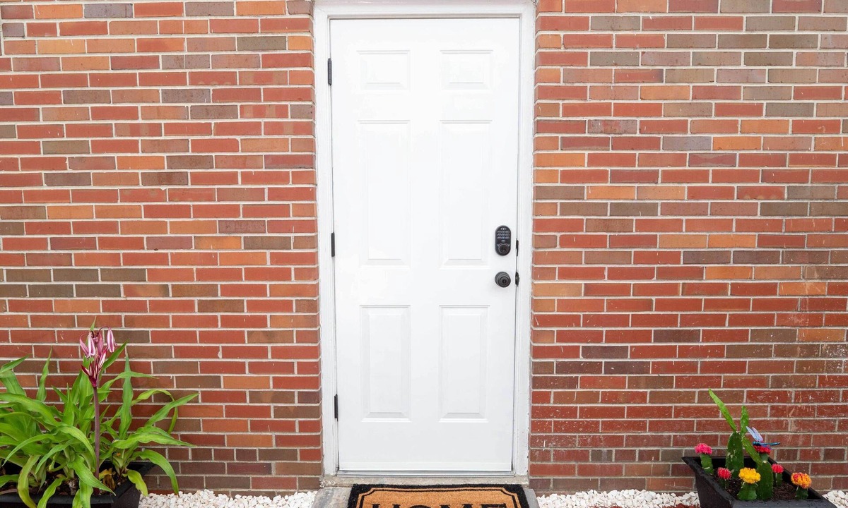 Arlington Apartment | L&J Brand New Jax Studio!
