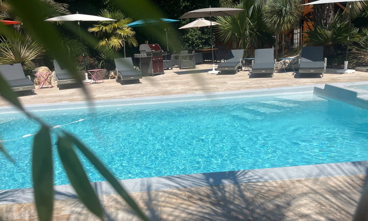 Boisset-et-Gaujac Villa | L'Oasis de Boisset: 5-Star Villa with Private Pool and Spa