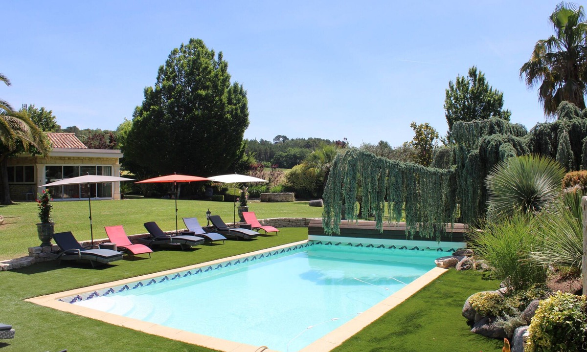 Boisset-et-Gaujac Villa | L'Oasis de Boisset: 5-Star Mas with Private Pool, Spa & Sauna