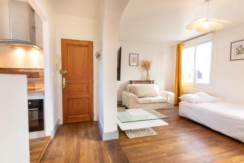 Evreux Apartment | L'Odyssée Aux Trois Clés - Proche centre-ville - Jardin