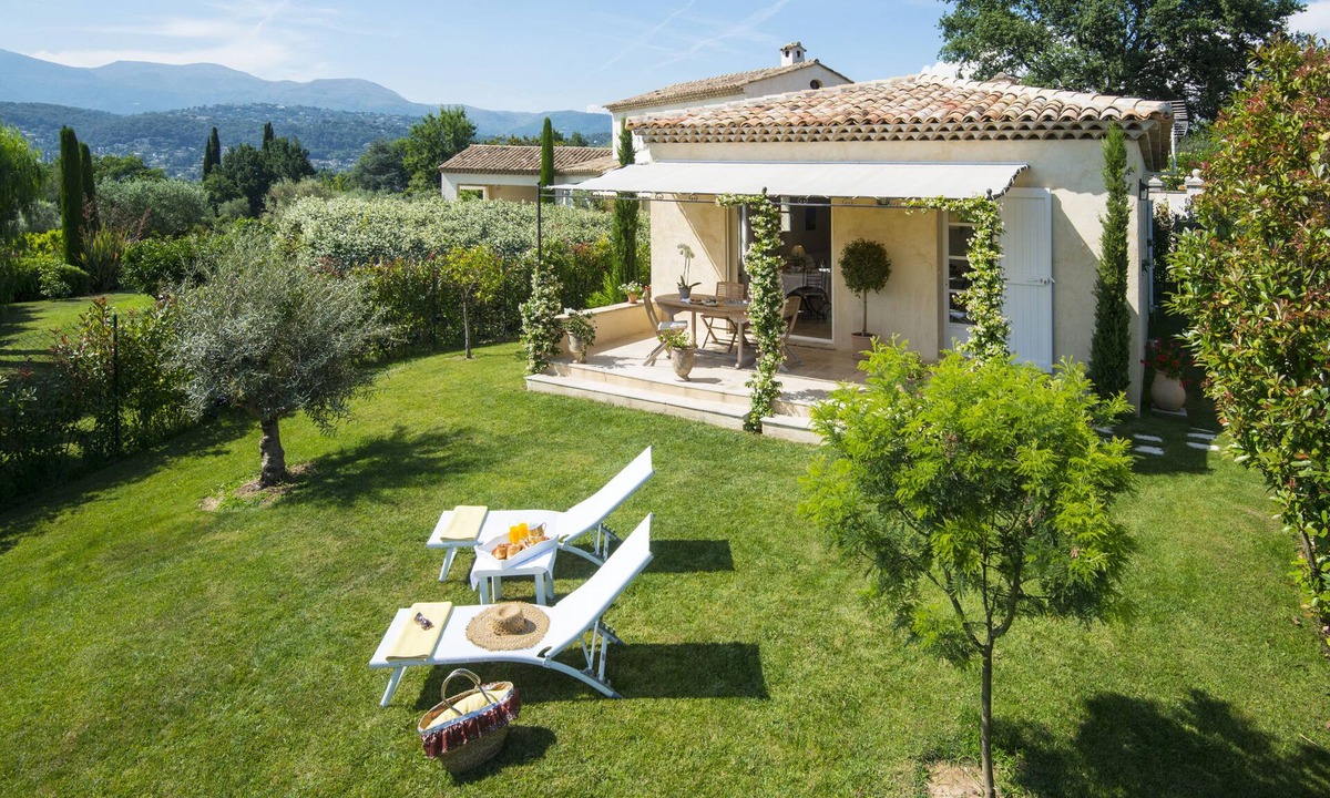 Saint-Paul-de-Vence Villa | "L'Olivaie side Garden"