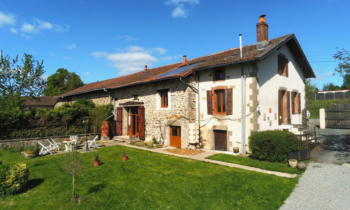 Saint-Bazile Cottage | L'Olive, charming gite in Périgords Limousin