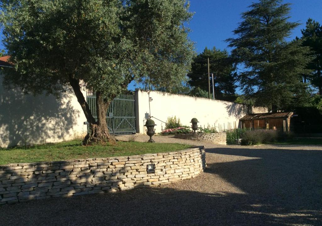 Chaponost Apartment | l'olivier